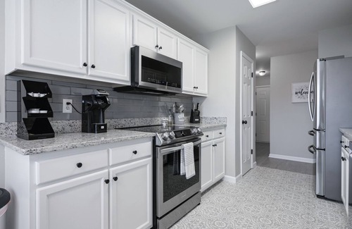 Cartersville House | Modern Ranch Near LakePoint — 10% Week 15% Month