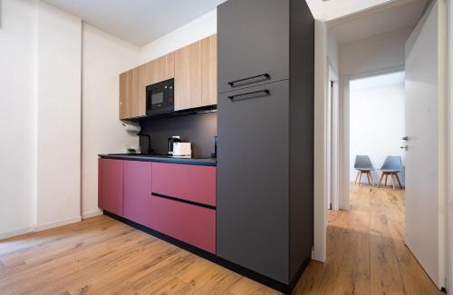 Sud-Ovest Apartment | Modern Red Flat in Verona