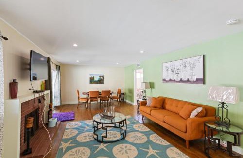 Azusa House | Modern Relaxing Retreat with Private Pool home