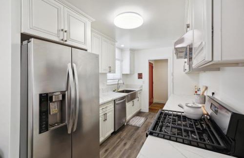 Azusa House | Modern Relaxing Retreat with Private Pool home