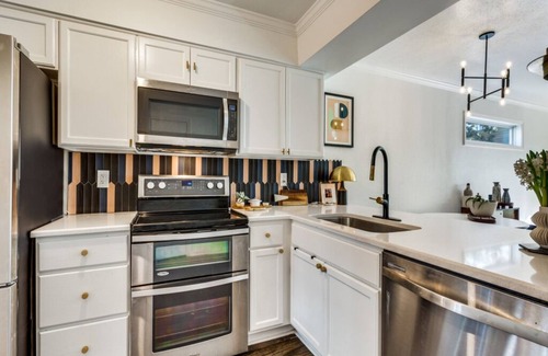 South Congress Condo | Modern Remodeled Condo in heart of South Congress