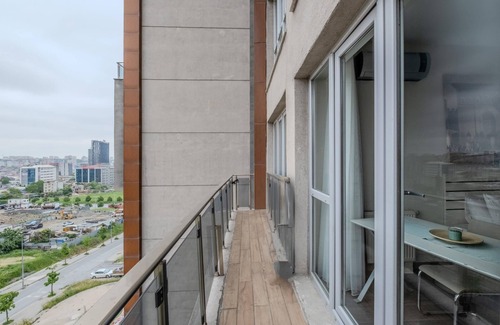 Mahmutbey Apartment | Modern Residence Studio Flat w Balcony in Bagcilar