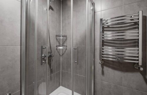 Mahmutbey Apartment | Modern Residence Studio Flat w Balcony in Bagcilar