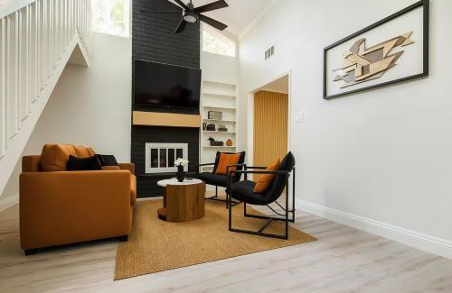 George Bush Park/Eldridge House | Modern Retreat for Families with Games & Outdoor Fun