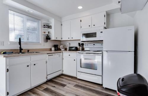 College Hill Apartment | Modern Retreat near UofO, Autzen Stadium, Amazon Park #2