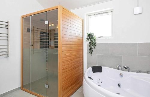 Grønhøj House | Modern Retreat with Spa - By Traum Ferienwohnungen