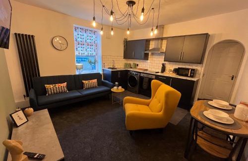 Barnsley Apartment | Modern & retro two bedroom apartment in Barnsley