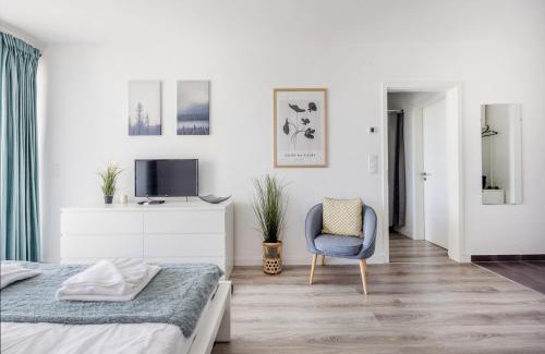 Obuda Apartment | Modern Riverfront Apartment with Free Parking