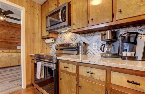 Tate Ski Chalet | Modern rustic vibes & mountain views! - Cozy Days Hideaway