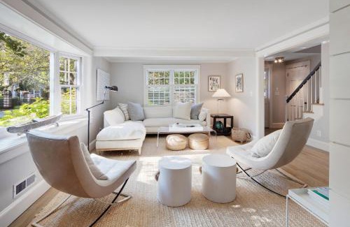 Edgartown House | Modern Saltbox in Edgartown Village