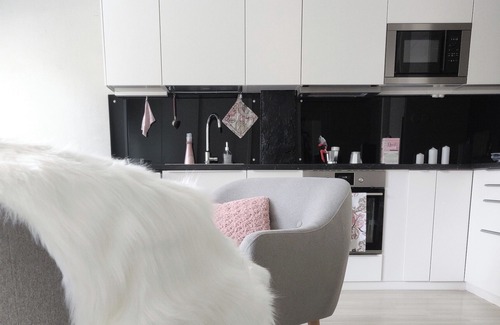 Lantinen District Apartment | Modern Scandinavian home with free parking, easy city centre & airport access