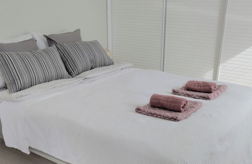 Lantinen District Apartment | Modern Scandinavian home with free parking, easy city centre & airport access