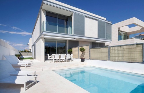 Playa de Palma Villa | Modern semi-detached two-storey villa with private pool