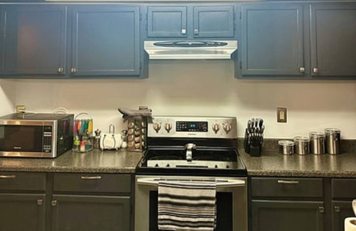 Lake Arbor Condo | Modern Serenity in Upper Marlboro - Luxe 2-Bed Condo with Alluring Amenities