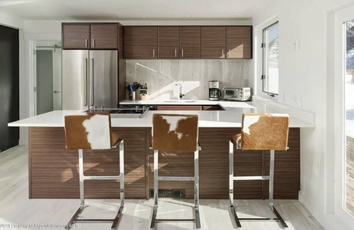 Basalt House | Modern Seven Castles Basalt Home