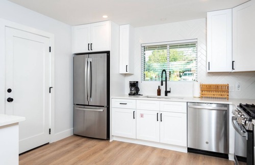 Austin House | Modern South Austin Home - 7 miles to Downtown
