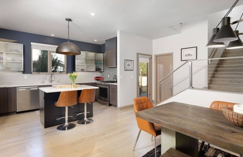Basalt House | Modern Southside Duplex