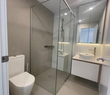 Box Hill Apartment | Modern & Spacious 2 Bed 2 Bath Apartment with Parking