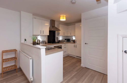 Yeovil House | Modern & Spacious 4 Bedroom House in Yeovil