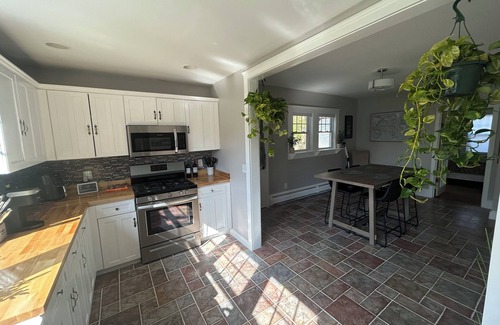 Johnston Other | Modern & Spacious Colonial Near Downtown Providence & Brown University - 9 min