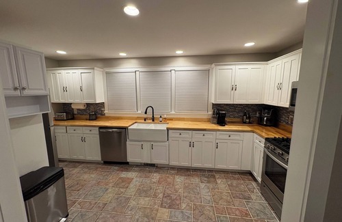 Johnston Other | Modern & Spacious Colonial Near Downtown Providence & Brown University - 9 min