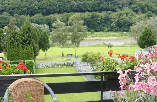 Valwig Apartment | Modern, spacious, comfortable apartment with a fantastic view of the Moselle, gr. balcony