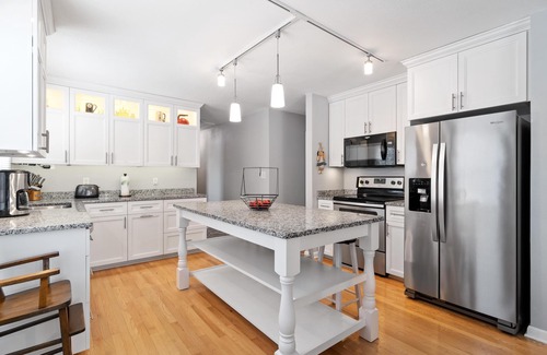 Grafton House | Modern, Spacious Home near Cedarburg - Perfect for Families and Girls' Getaways!