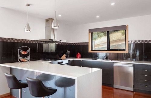 Berriedale House | Modern, spacious & sunny home with stunning views