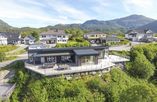 Grimsland House | Modern Spectacular Water View Relaxation Hiking Cycling Fishing Optional Boat
