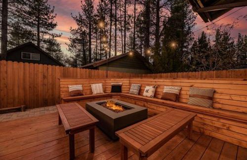 Big Bear City House | Modern Split Level Cabin -Hot Tub & Game Room