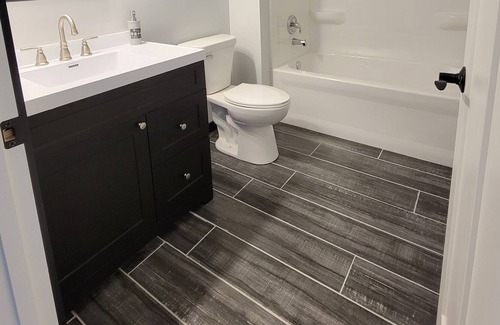 St. Charles House | Modern split