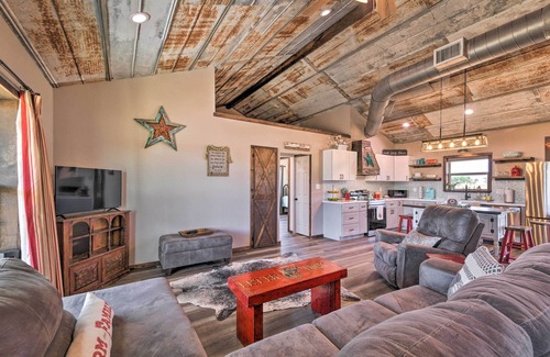 Morgan Mill House | Modern Stephenville Farmhouse: 8 Mi to Dtwn!