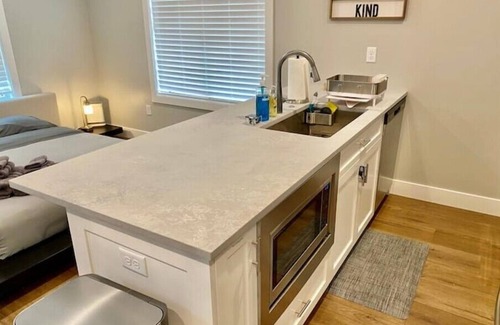 Central West End Apartment | Modern Studio Apartment in Heart of CWEn
