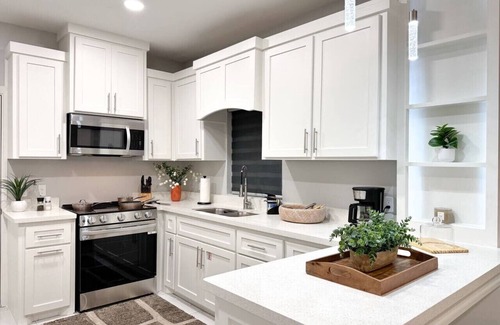 Alamo Apartment | Modern Studio Apt - 3Bd 2Bath