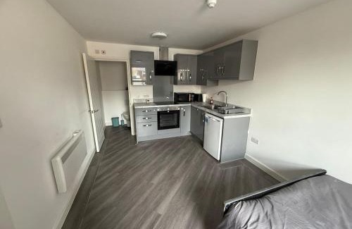 Maidstone Apartment | Modern Studio - Centre Maidstone