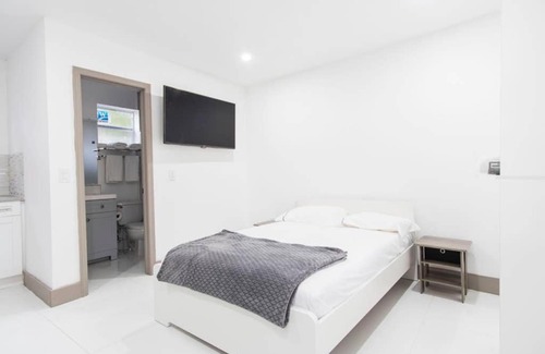 Allapattah Villa | Modern Studio in Heart of Miami