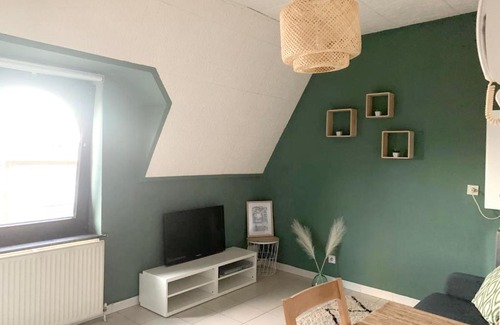 Saint-Nicolas Apartment | Modern studio in Saint-Nicolas, 35m², city view, parking