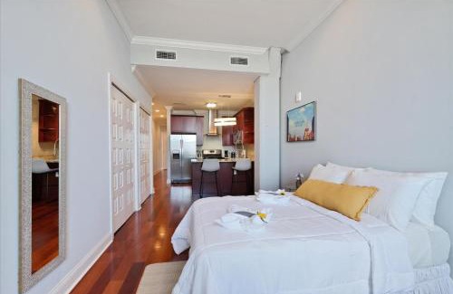 Olde Kensington Apartment | Modern Studio W Rooftop Pool
