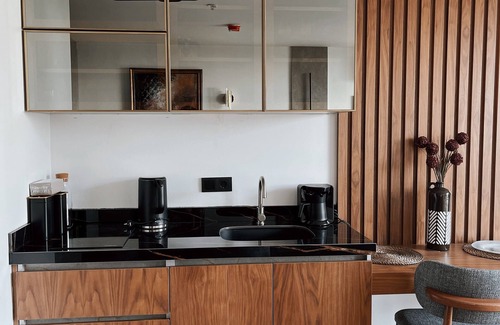 Kartal Apartment | Modern Studio with Balcony