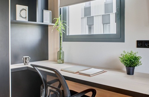 Milagrosa Apartment | Modern Studio with High-Speed Wi-Fi in Pamplona