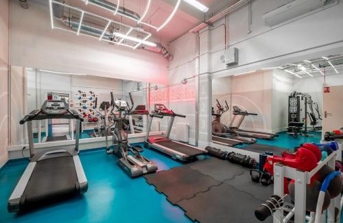 Fabryczna Apartment | Modern Studios in Wrocław with Desk for Remote Work and Access to the Gym by Noclegi Renters