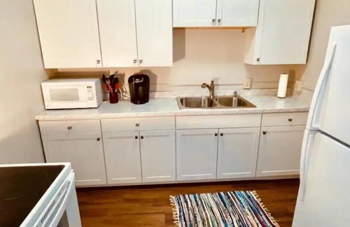 Bath Apartment | Modern style in historic building in downtown Bath