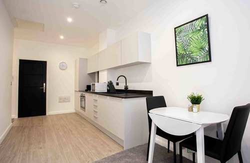 Bolton Apartment | Modern & Stylish 1 Bedroom Apartment in Bolton