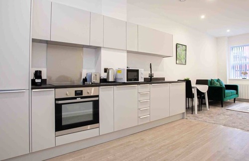 Bolton Apartment | Modern & Stylish 1 Bedroom Apartment in Bolton