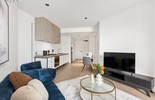 Alphington Apartment | Modern & Stylish 1BR Apt w Balcony, WiFI & Parking