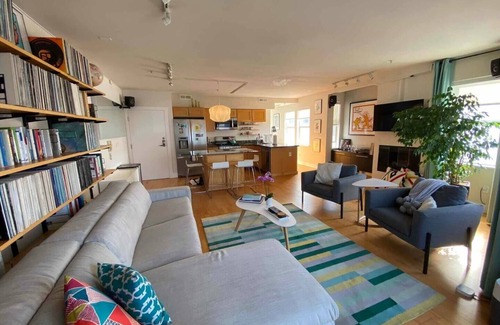 Lower Haight Condo | Modern, stylish apartment in the heart of NOPA
