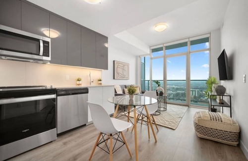 Kitchener Apartment | Modern Suite with City Views