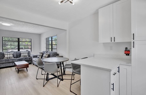 Tarpon River House | Modern Sunny Retreat, Close to Downtown