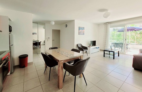 La Jetee Apartment | Modern T3 Apartment, Pool, Garage - Close to Beach in Canet-en-Roussillon - Sleeps 4