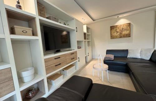 Les Serres - Vivier Apartment | Modern T3 renovated with new pool terrace and box